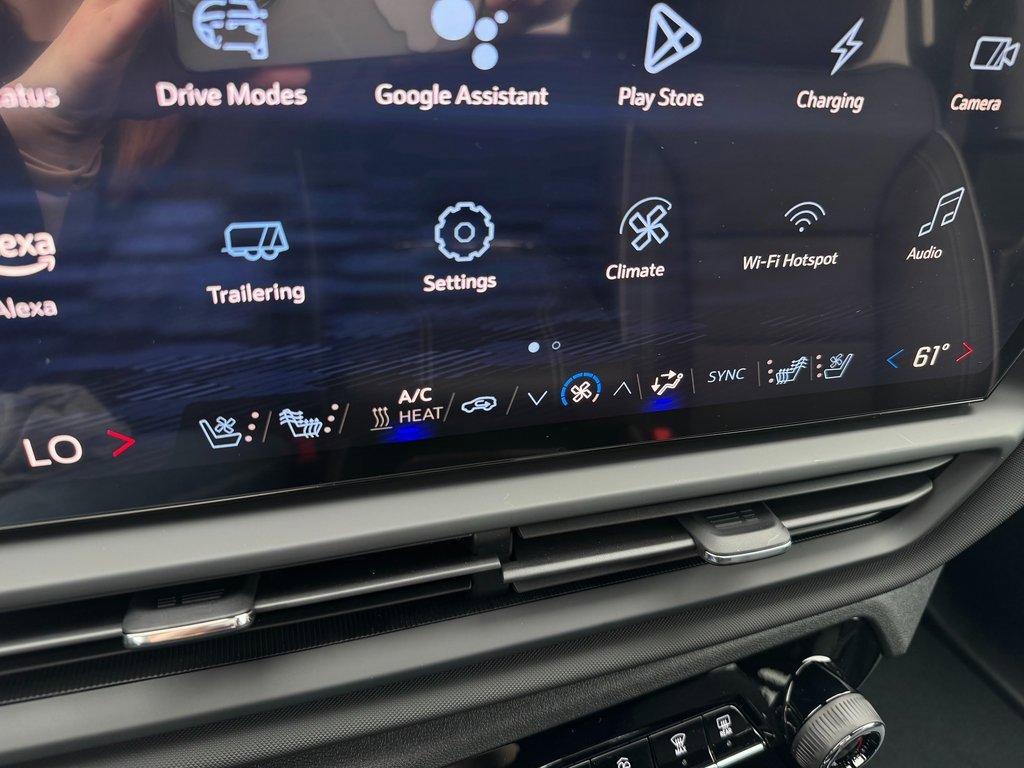 New 2025 Chevrolet Silverado EV LT image 28