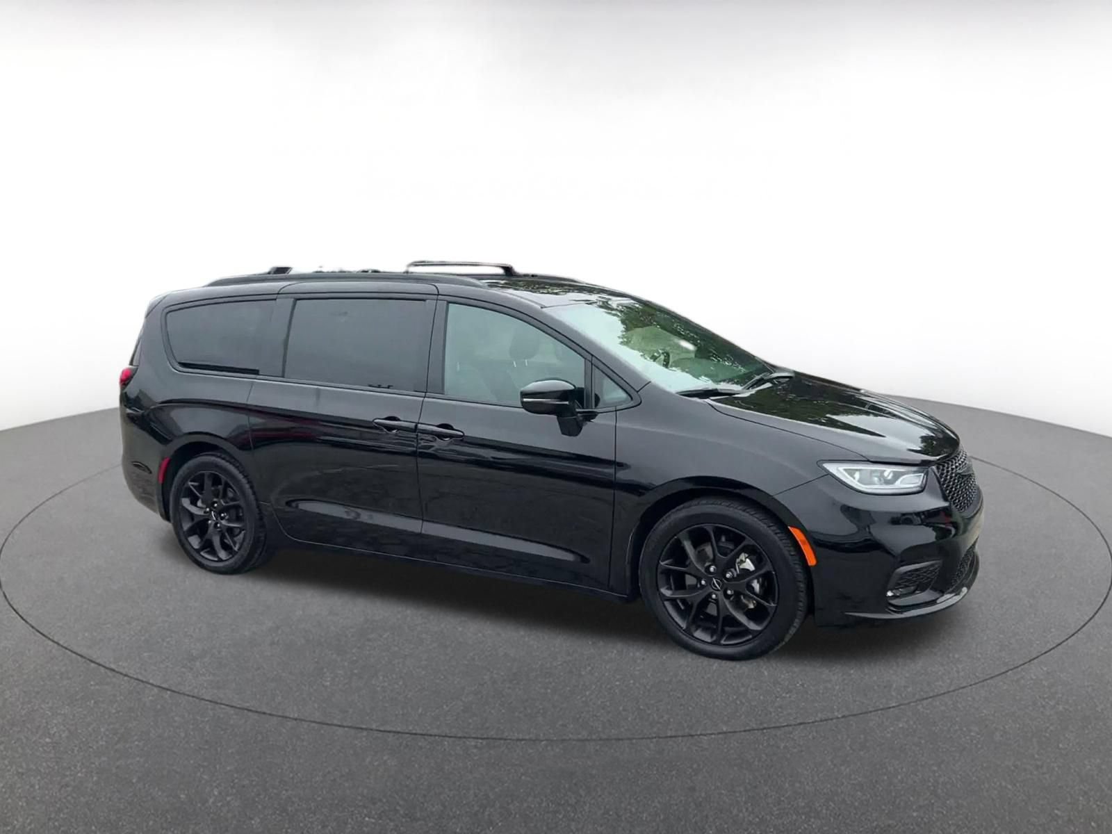 Used 2025 Chrysler Pacifica Limited FWD video 2