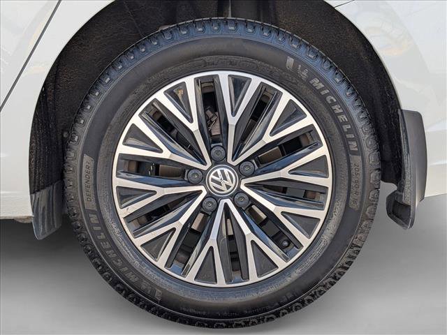 Used 2019 Volkswagen Jetta SEL w/ Cold Weather Package FWD image 23