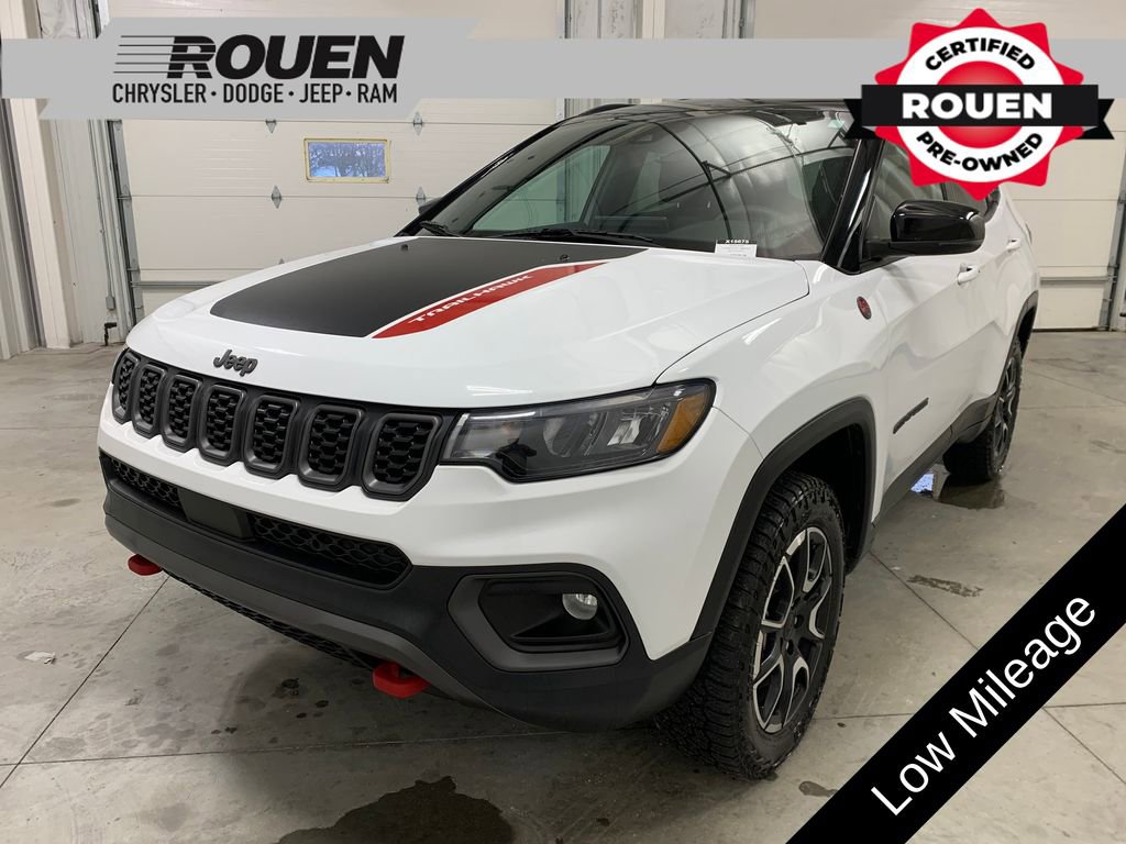 Used 2024 Jeep Compass Trailhawk image 1