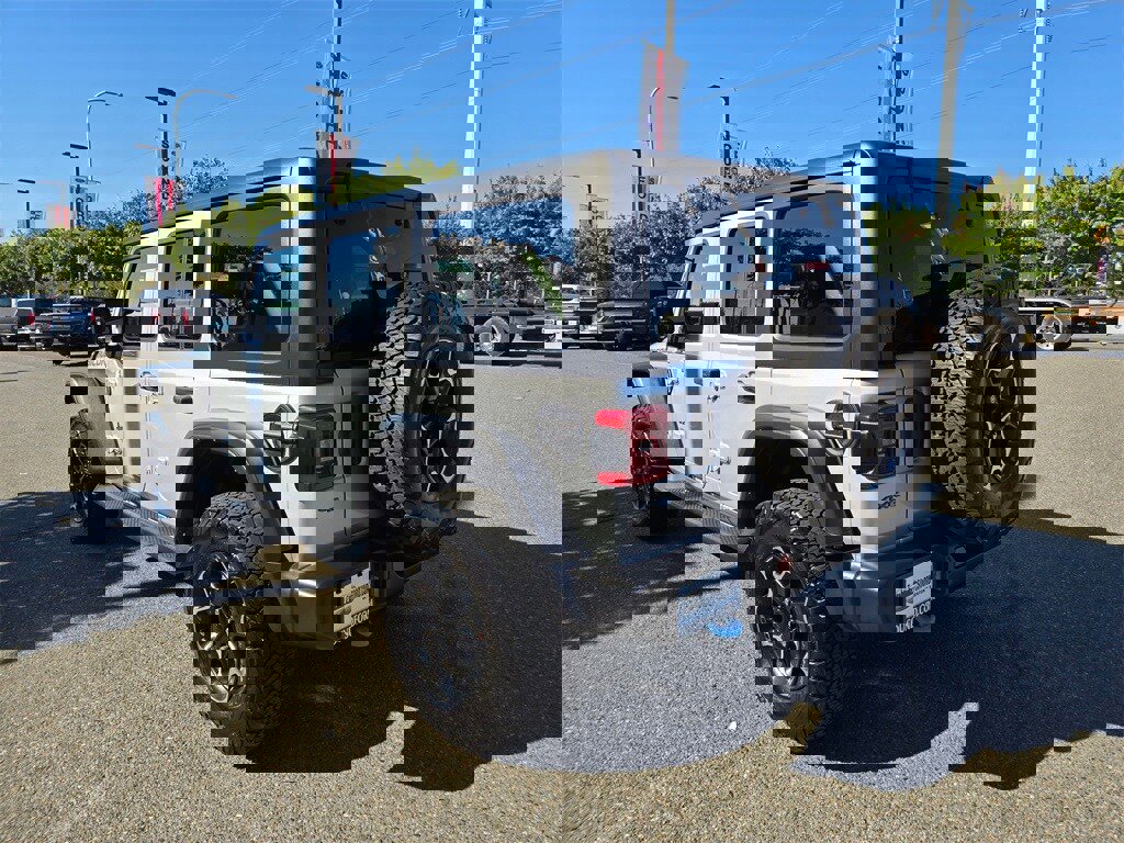 Used 2022 Jeep Wrangler Unlimited Rubicon 4xe w/ Cold Weather Group image 7