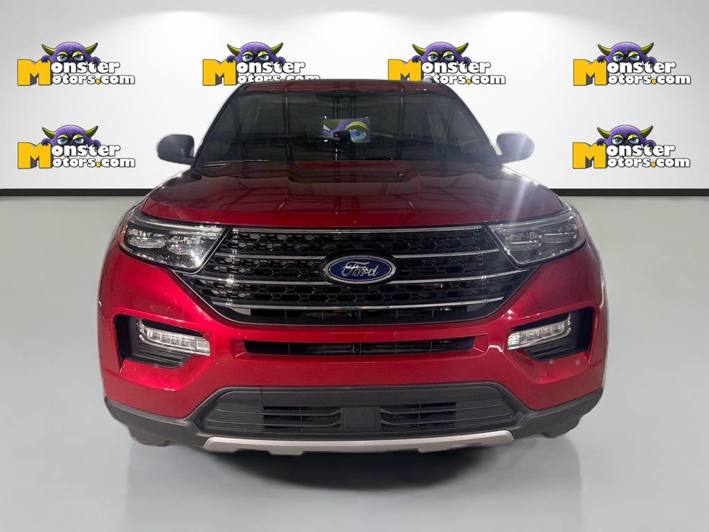 Used 2023 Ford Explorer XLT w/ Equipment Group 202A AWD/4WD image 2