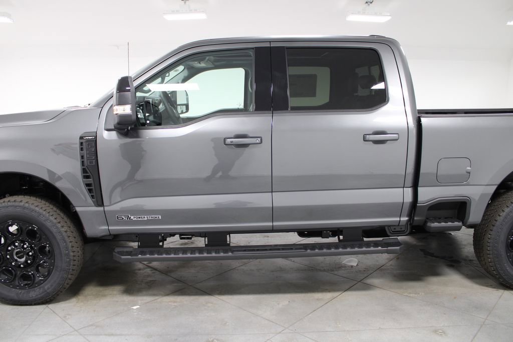 New 2026 Ford F250 Lariat w/ Black Appearance Package image 5