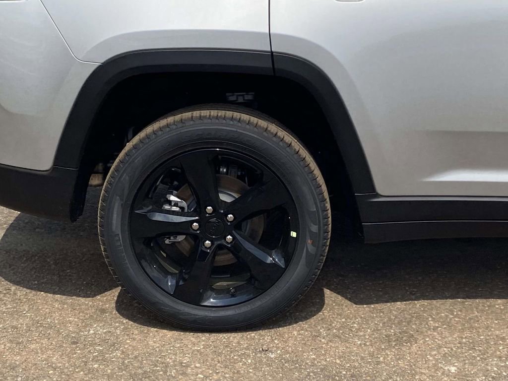 New 2026 Jeep Grand Cherokee Limited w/ Limited Altitude Package image 32