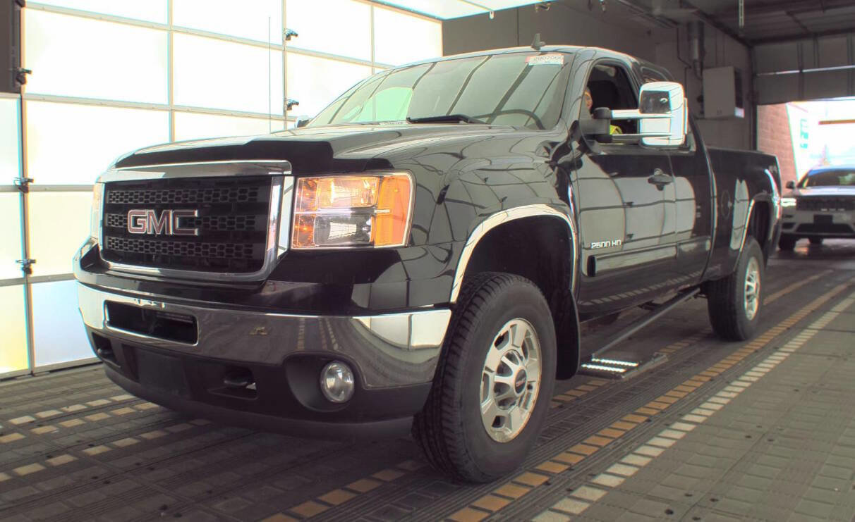 Used 2011 GMC Sierra 2500 SLE w/ SLE Preferred Package