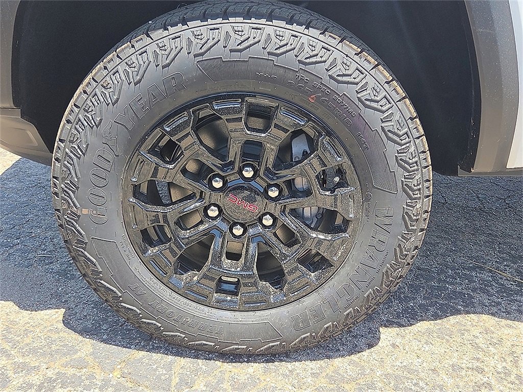 New 2026 GMC Canyon Elevation w/ Convenience Package image 8