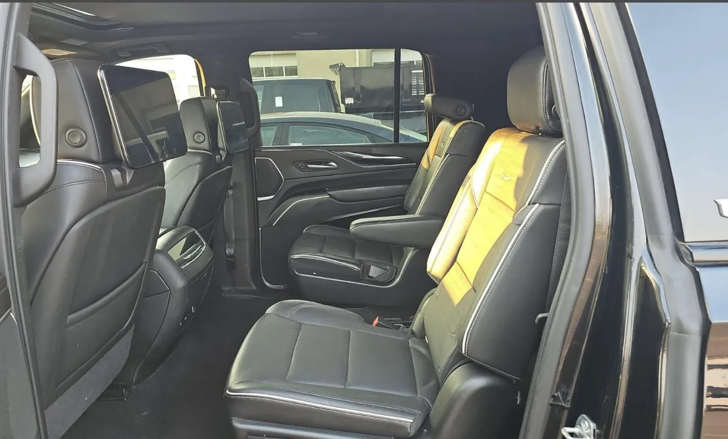 Used 2021 Cadillac Escalade ESV Sport w/ LPO, ONYX Package AWD/4WD image 58