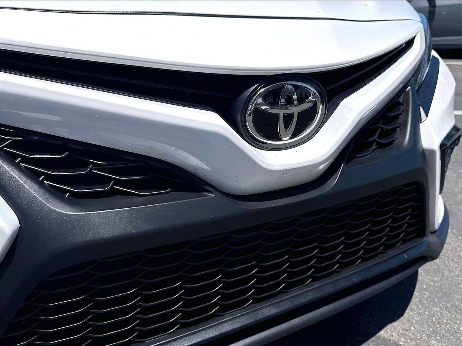 Used 2021 Toyota Camry SE w/ Carpet Mat Package (TMS) FWD image 31