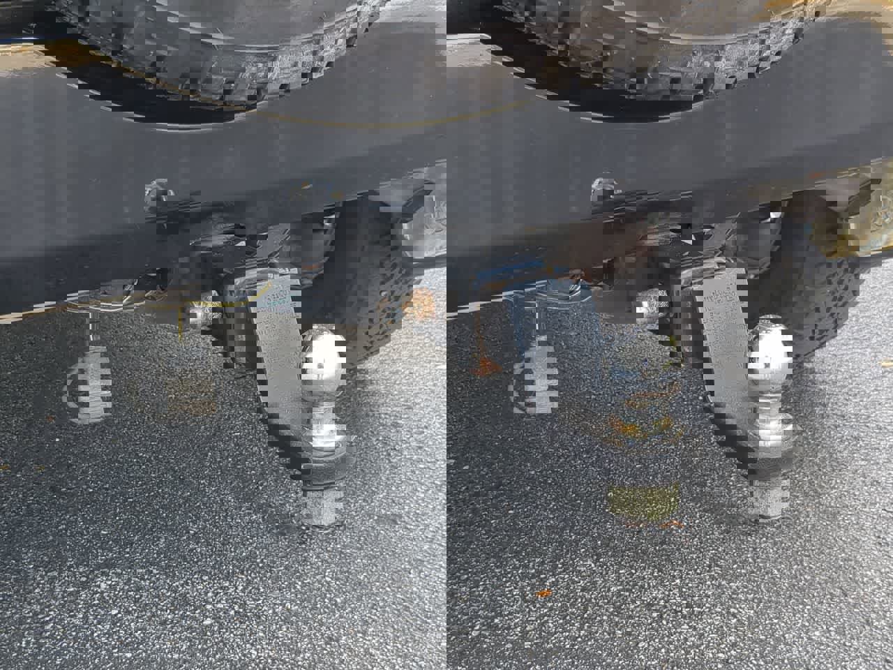 Used 2015 Jeep Wrangler Unlimited Sahara w/ Connectivity Group image 33