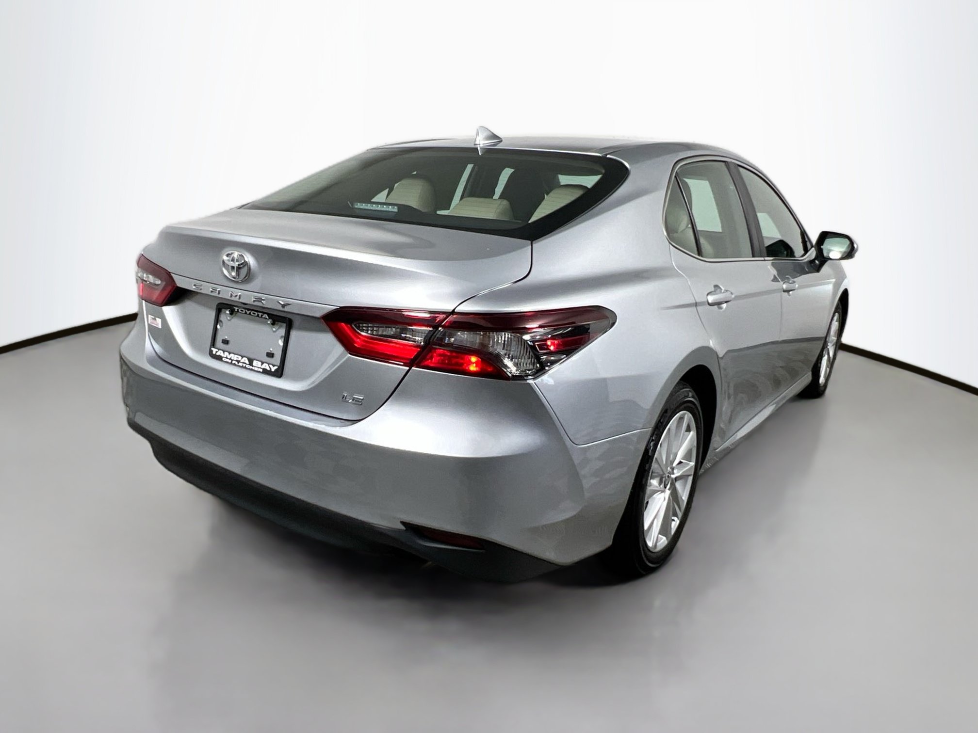 Used 2024 Toyota Camry LE FWD image 4