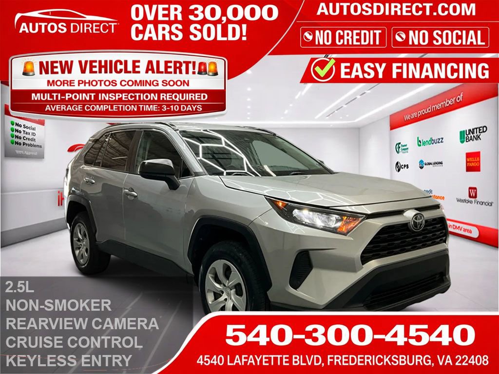 Used 2019 Toyota RAV4 LE FWD image 1
