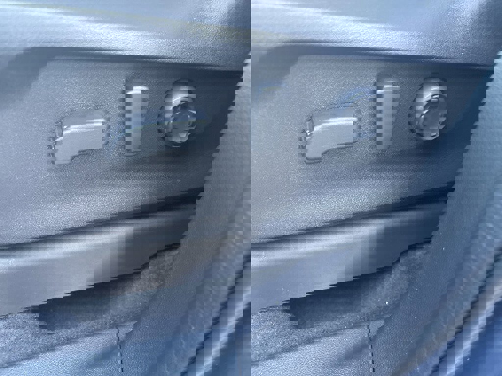 New 2025 Subaru Ascent Limited image 21