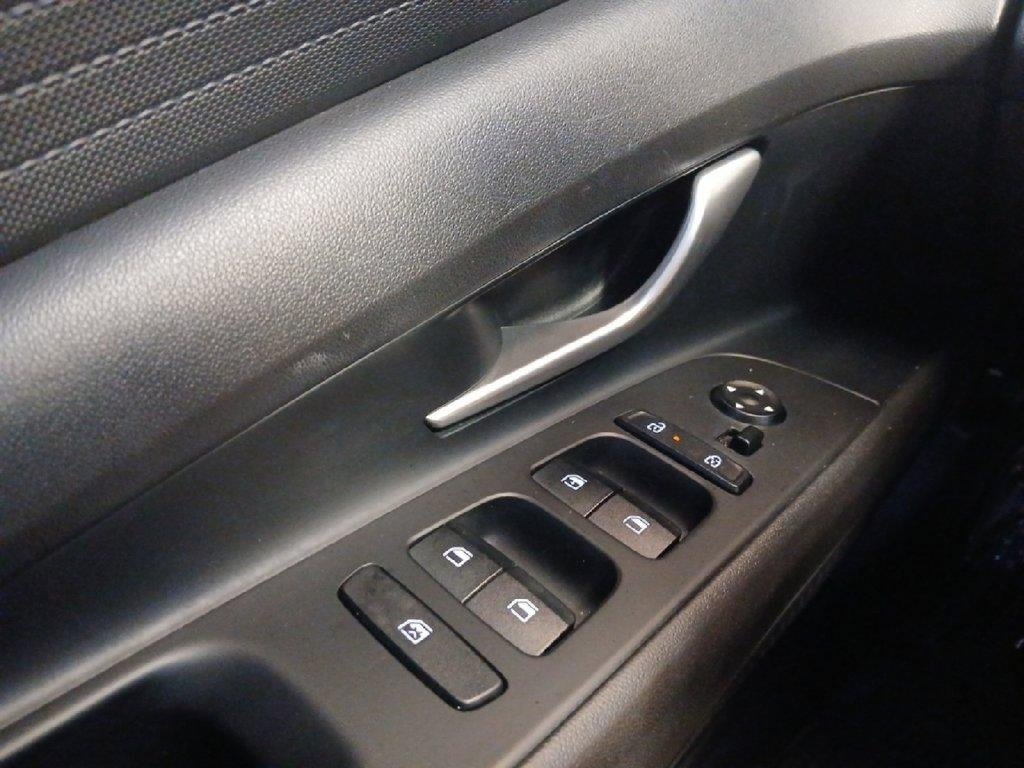 Used 2024 Hyundai Elantra SE FWD image 20