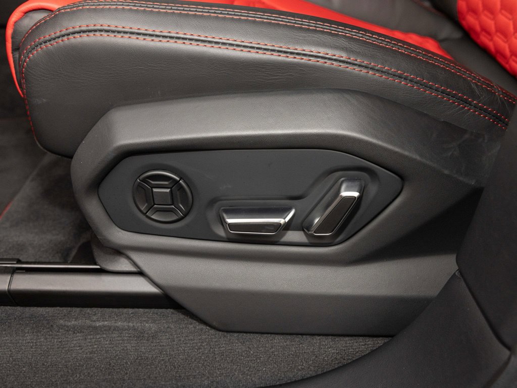 Used 2022 Lamborghini Urus AWD/4WD image 26