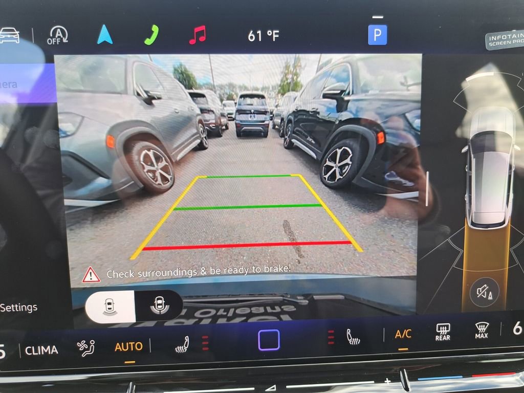 New 2025 Volkswagen Tiguan SE image 11