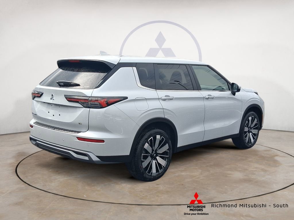 New 2026 Mitsubishi Outlander SE AWD/4WD image 3