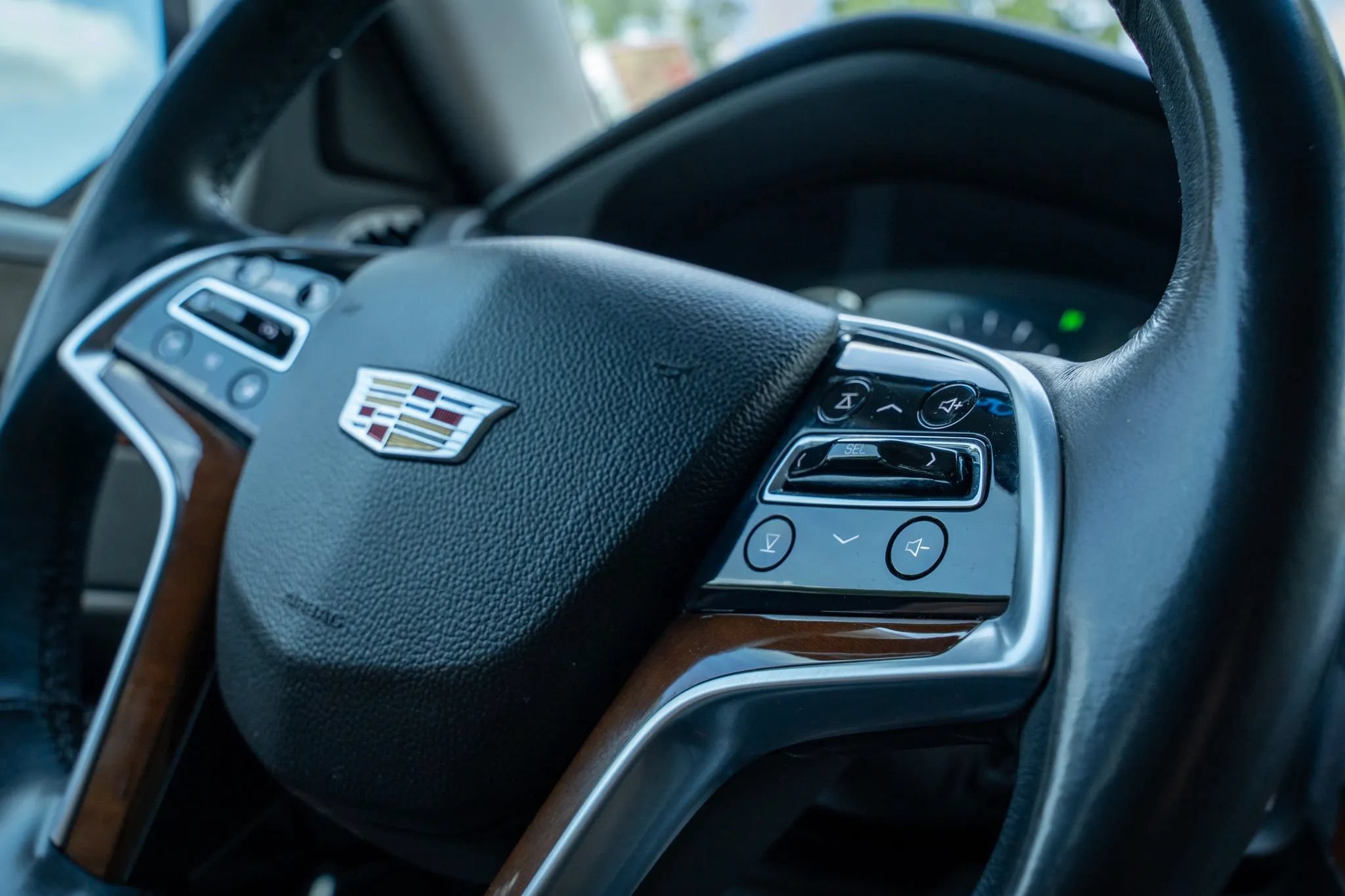 Used 2018 Cadillac Escalade ESV Luxury RWD image 23