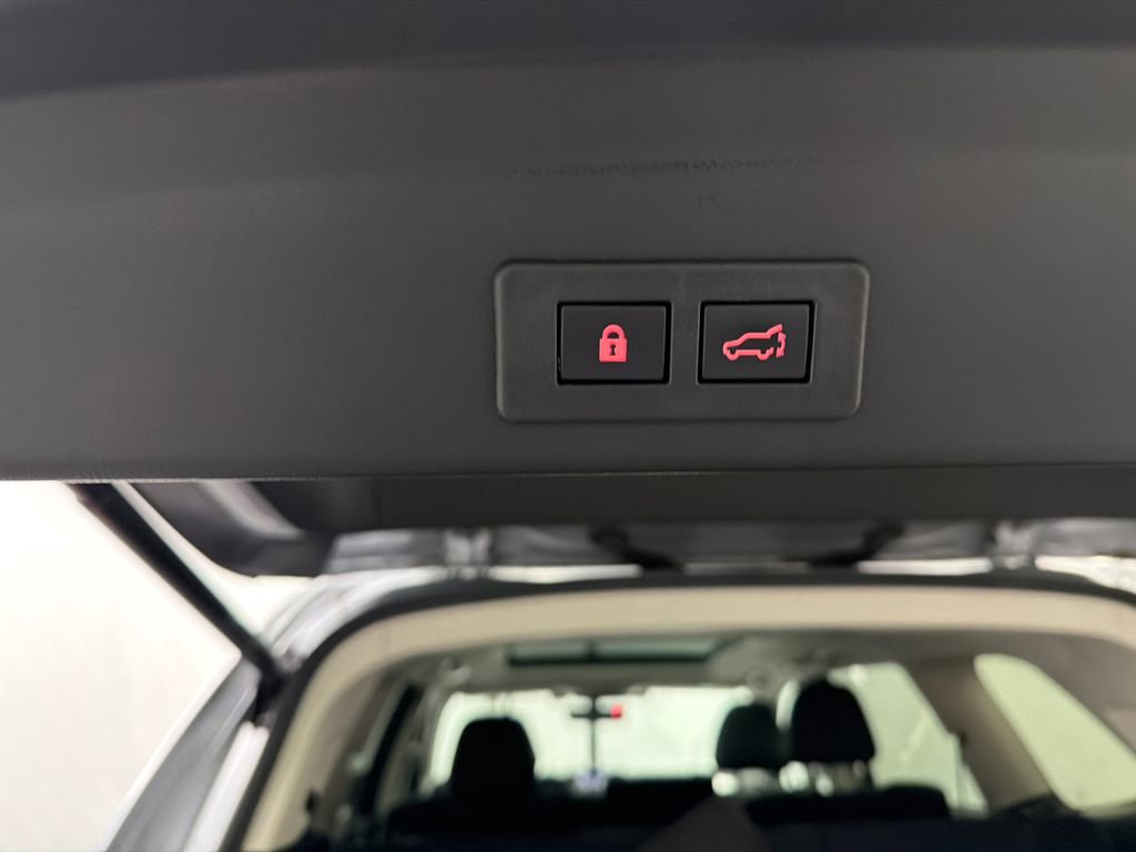 Used 2022 Subaru Ascent Limited w/ Technology Package AWD/4WD image 21