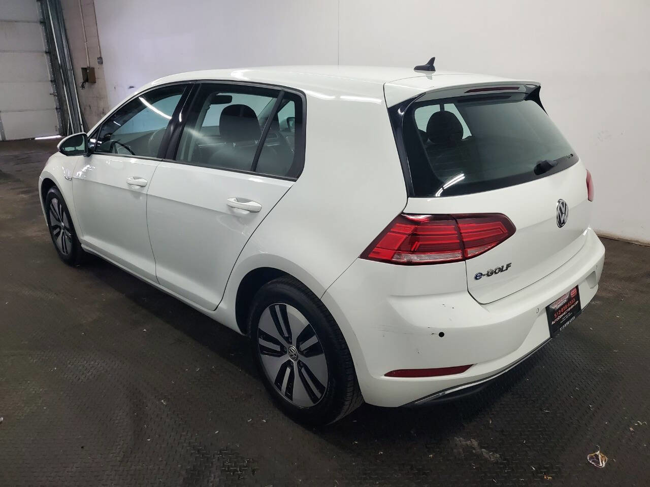 Used 2017 Volkswagen e-Golf SEL Premium FWD image 5