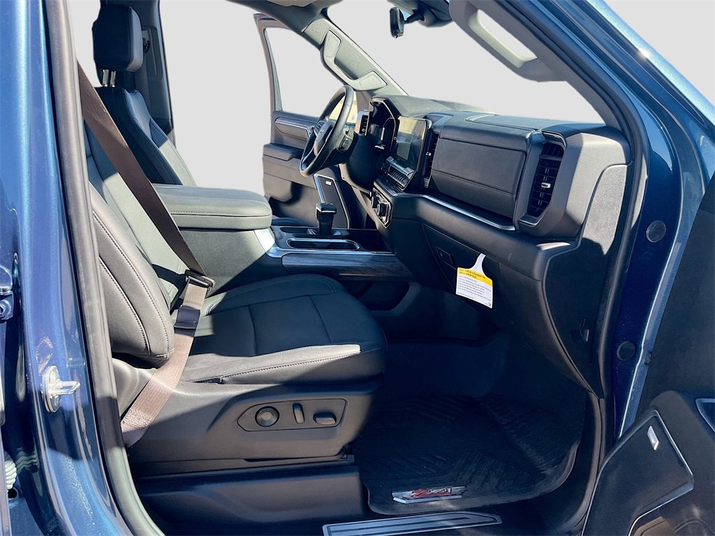 Used 2024 Chevrolet Silverado 1500 LTZ w/ LTZ Premium Package image 30