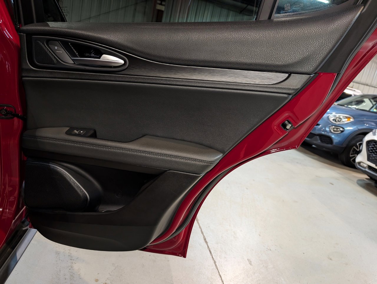 Used 2019 Alfa Romeo Stelvio AWD image 26