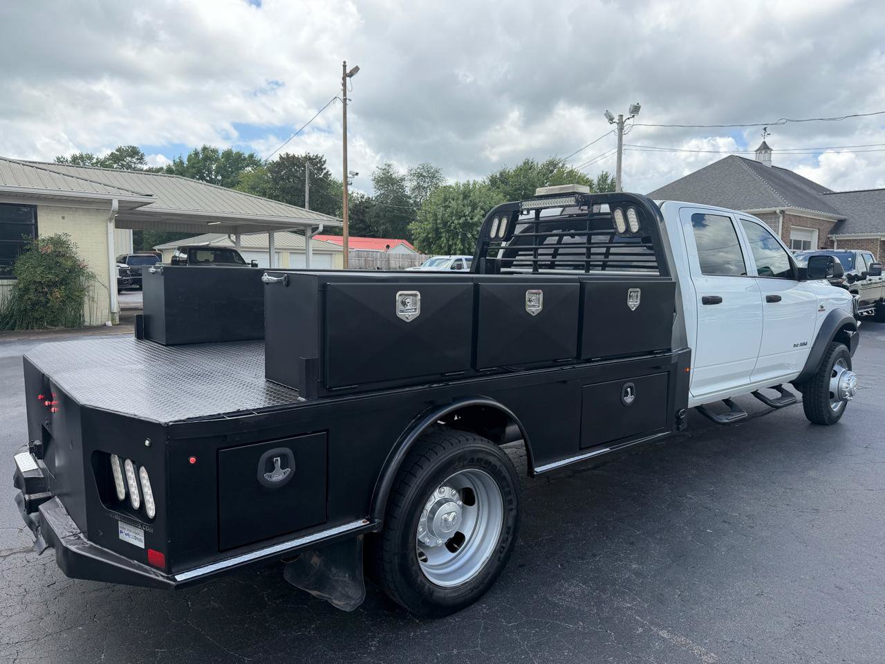 Used 2020 RAM 5500 Tradesman w/ Chrome Appearance Group AWD/4WD image 5