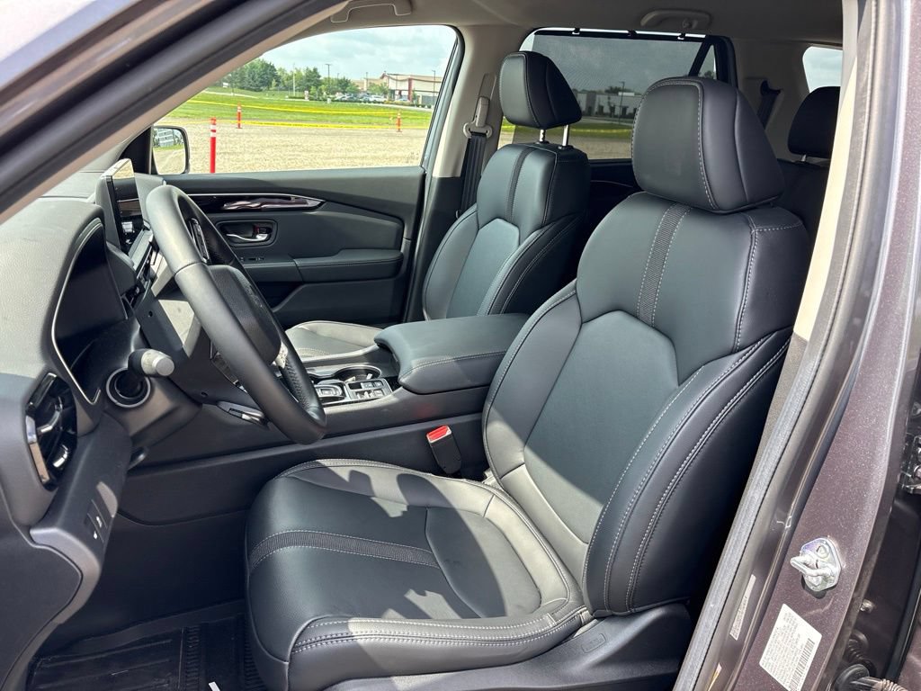 Used 2025 Honda Pilot EX-L image 17