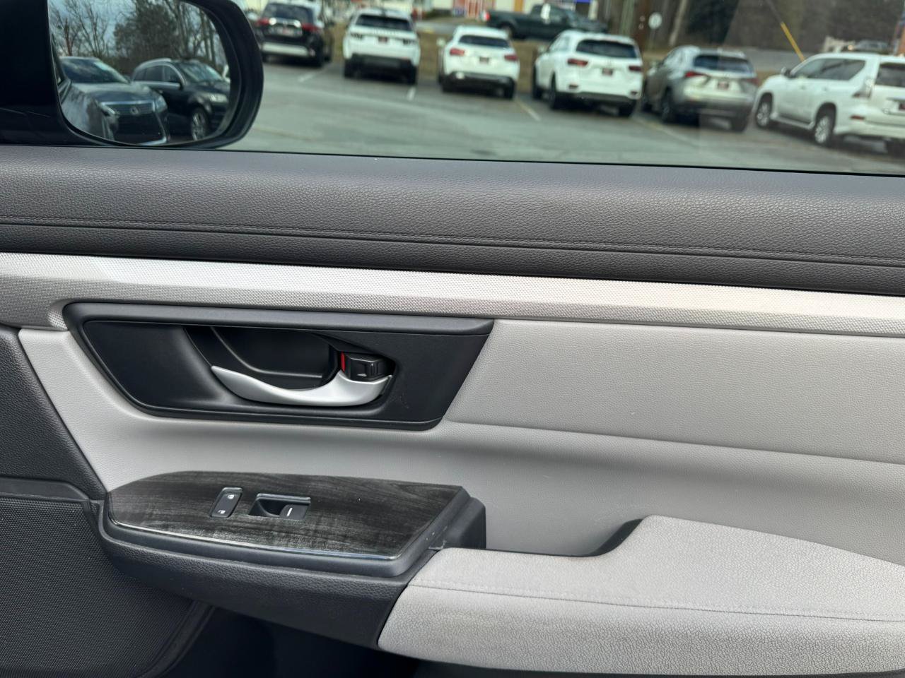 Used 2017 Honda CR-V LX image 24
