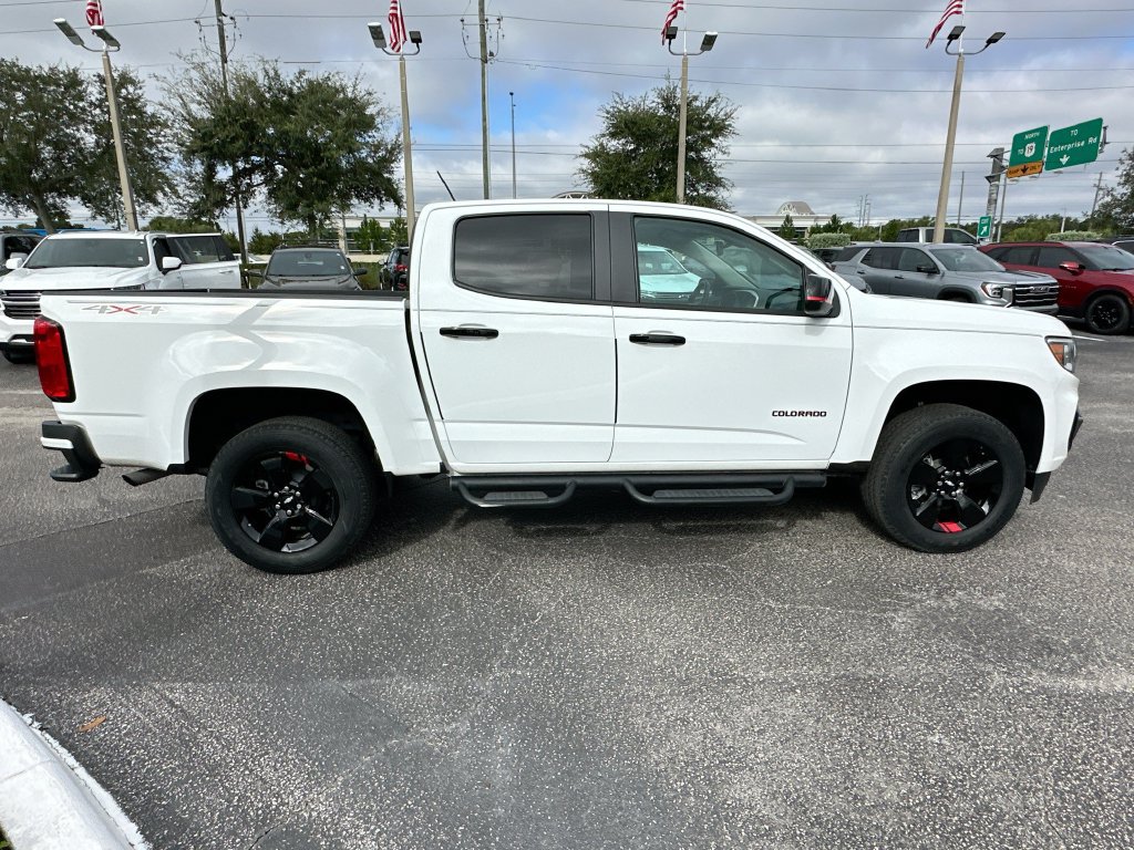 Used 2022 Chevrolet Colorado LT w/ Redline Special Edition AWD/4WD image 4