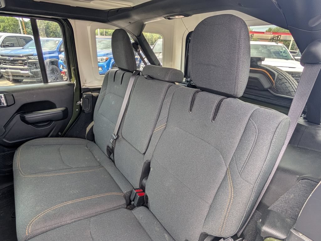 Used 2024 Jeep Wrangler Unlimited w/ Convenience Group AWD/4WD image 13