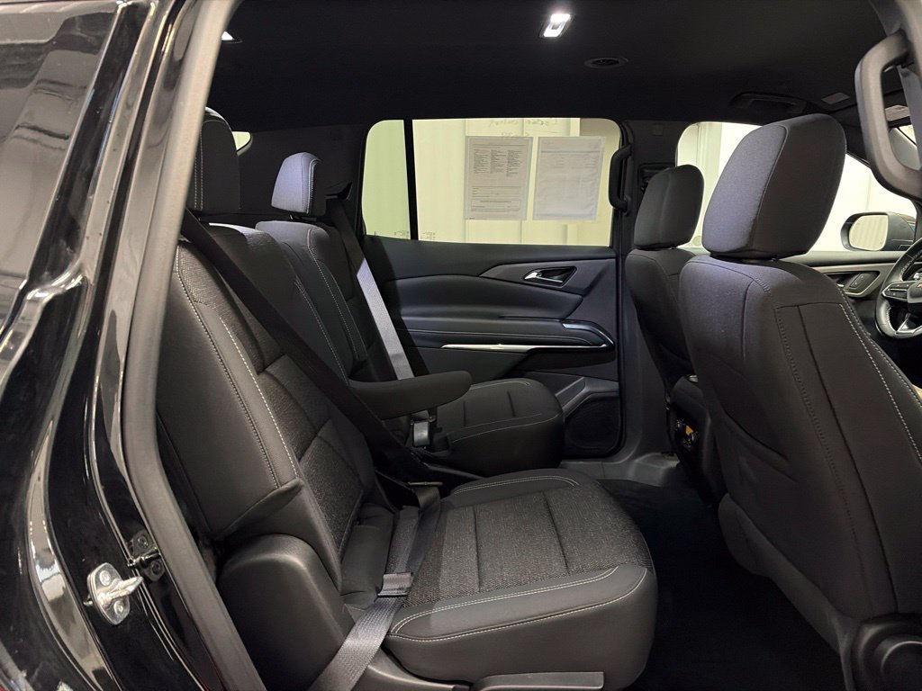 Used 2025 Chevrolet Traverse LT AWD/4WD image 22