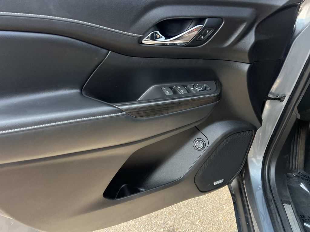 Used 2020 GMC Acadia SLT AWD/4WD image 14