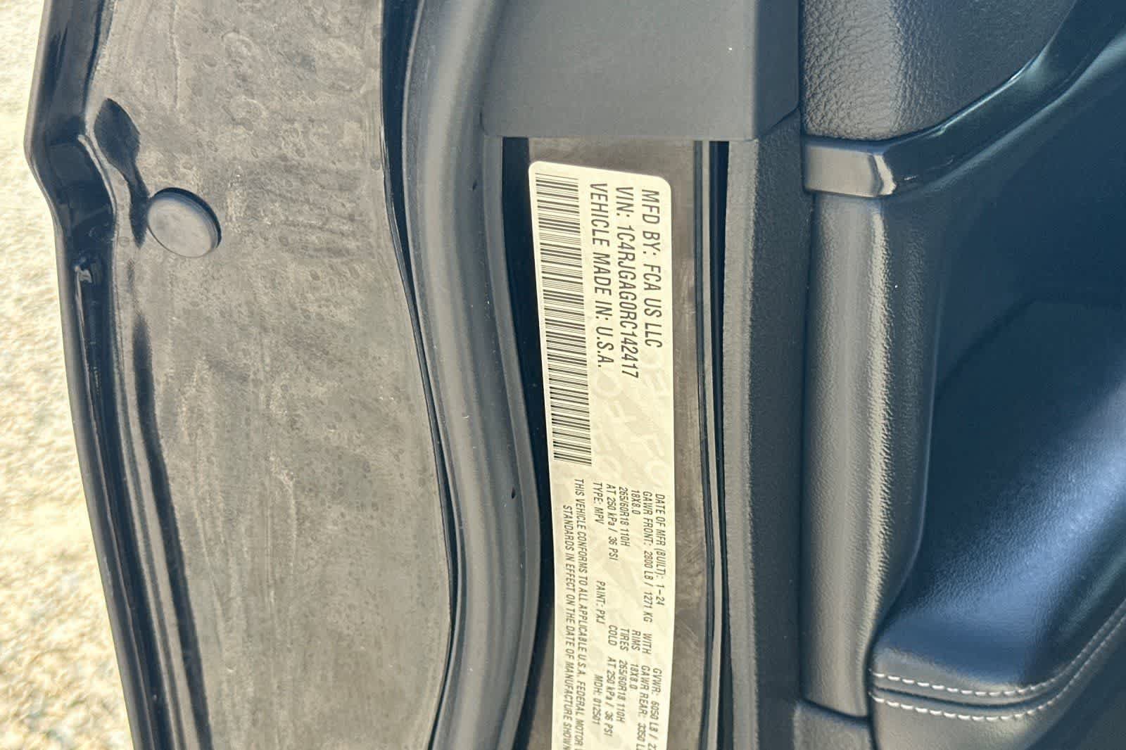 Used 2024 Jeep Grand Cherokee Altitude RWD image 36