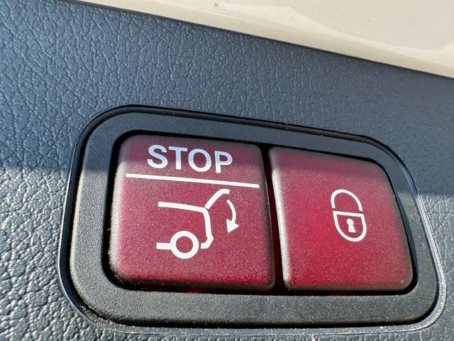 Used 2023 Mercedes-Benz GLB 35 AMG 4MATIC w/ Premium Package image 11