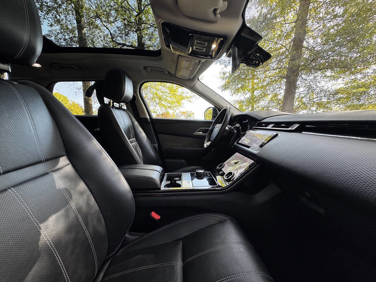 Used 2018 Land Rover Range Rover Velar S image 11