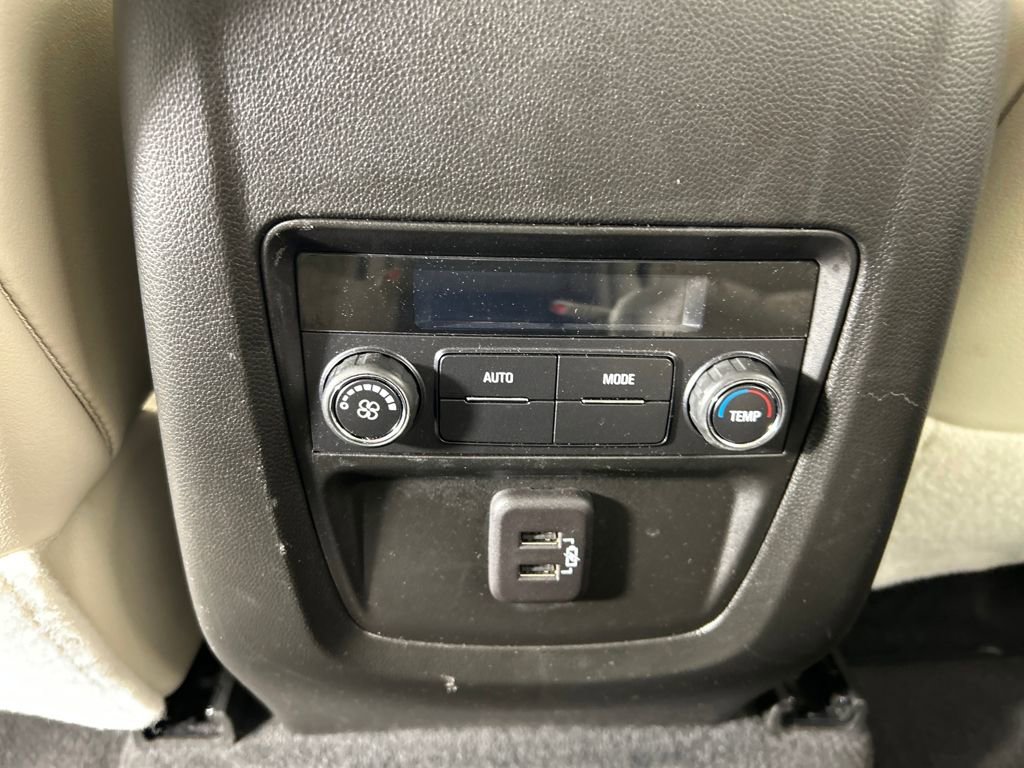 Used 2023 Buick Enclave Essence image 18