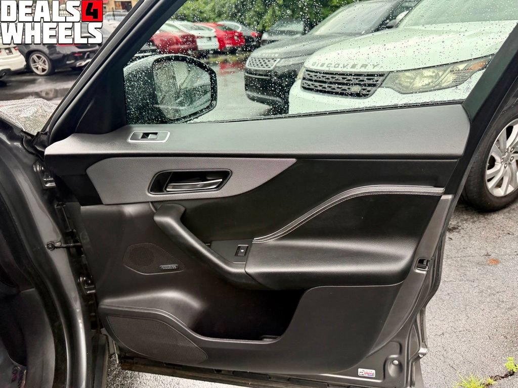 Used 2019 Jaguar F-PACE S AWD/4WD image 29