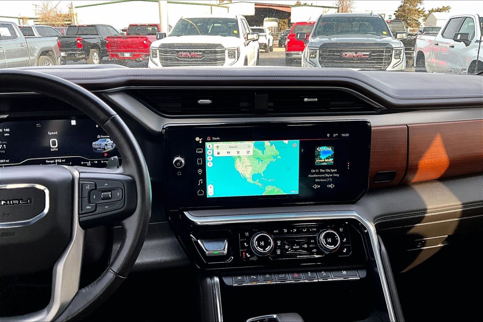 Used 2022 GMC Sierra 1500 Denali w/ Denali Reserve Package image 6