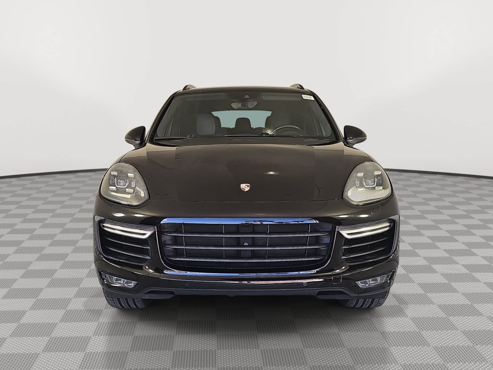 Used 2015 Porsche Cayenne Turbo AWD/4WD image 3
