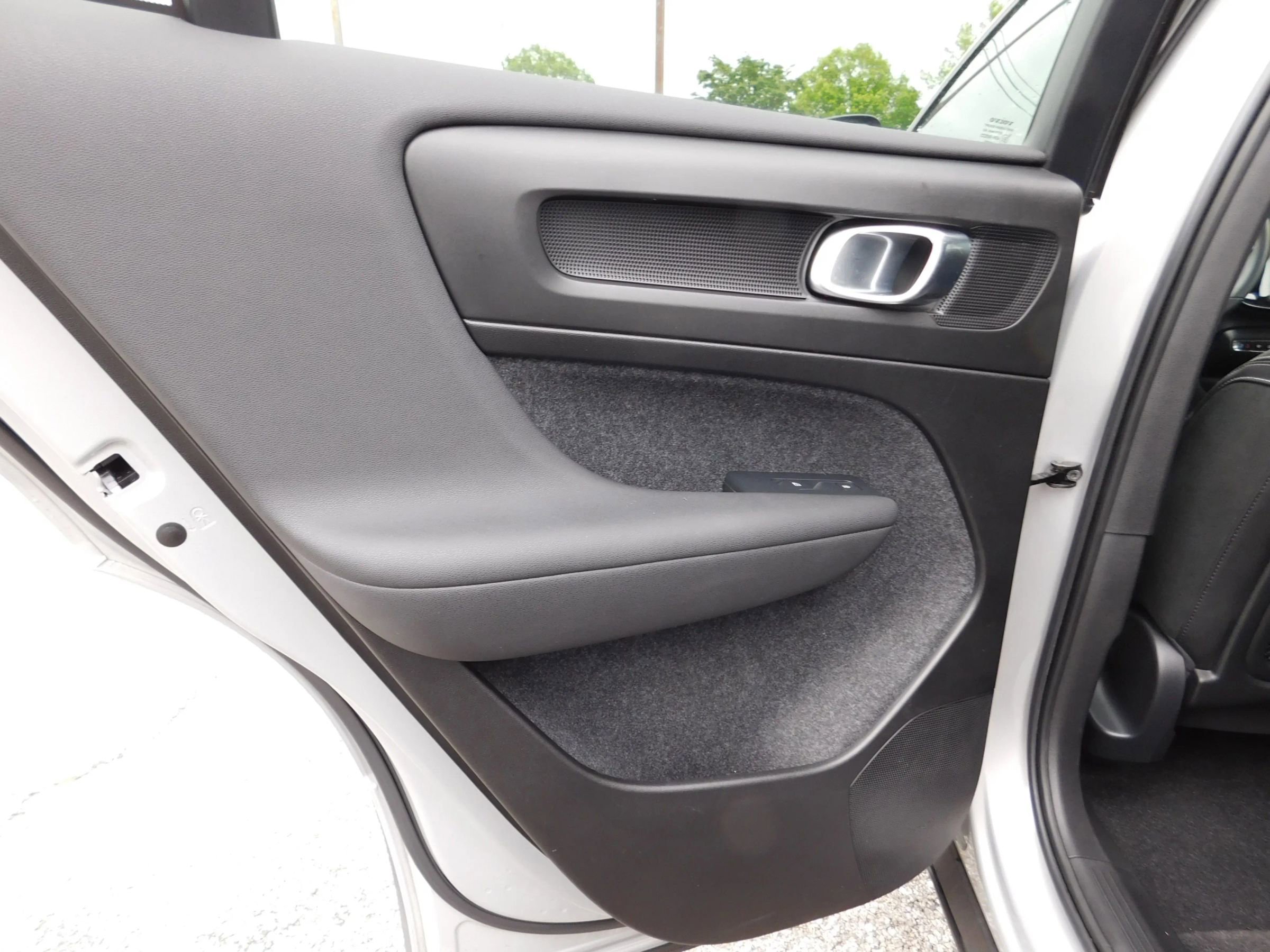 Used 2023 Volvo C40 P8 Recharge Ultimate AWD/4WD image 11