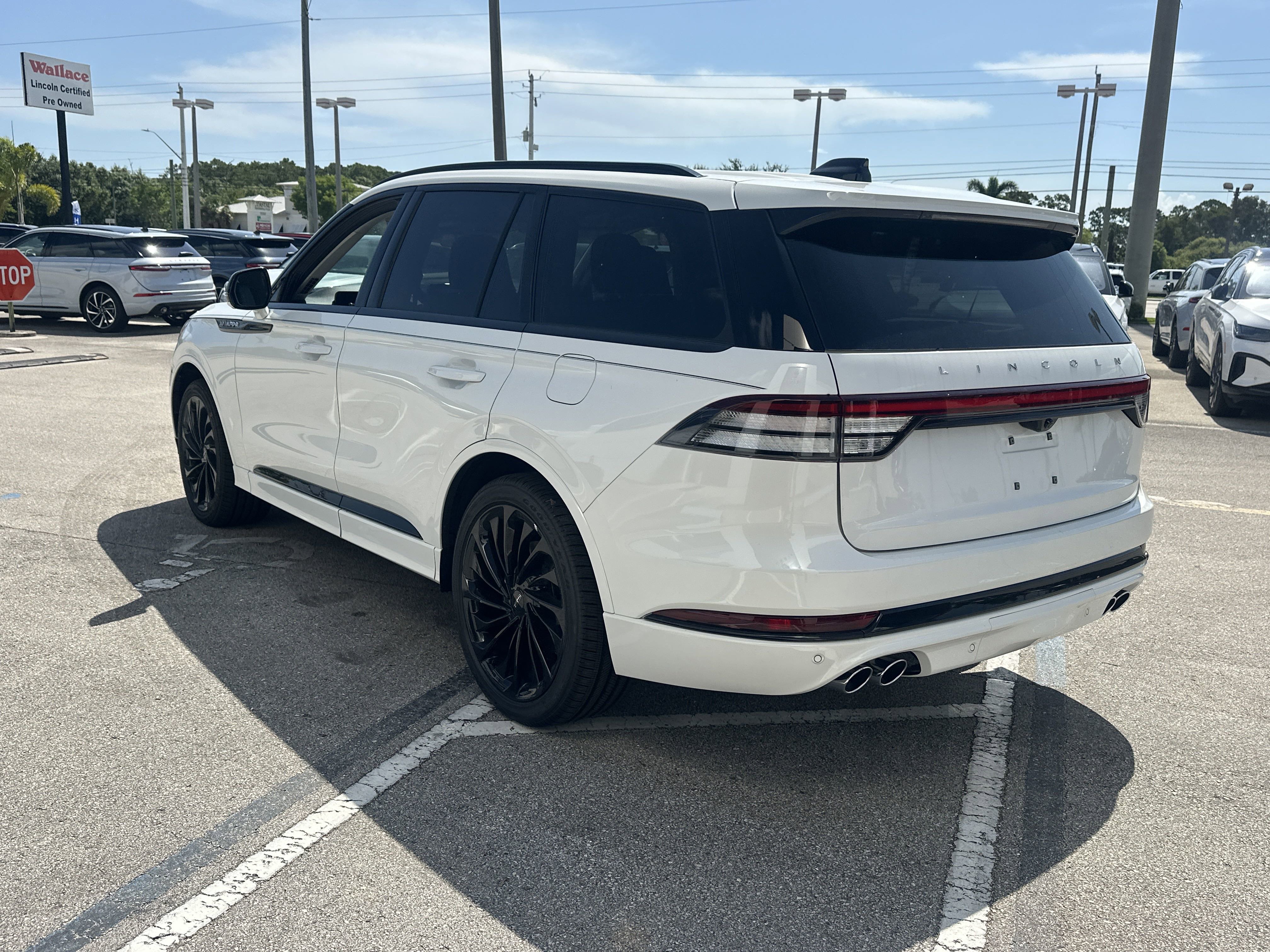 New 2025 Lincoln Aviator Reserve w/ Luxury Package image 8