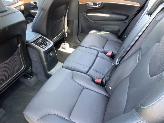 Certified 2025 Volvo XC90 T8 Plus w/ Protection Package Premier image 17