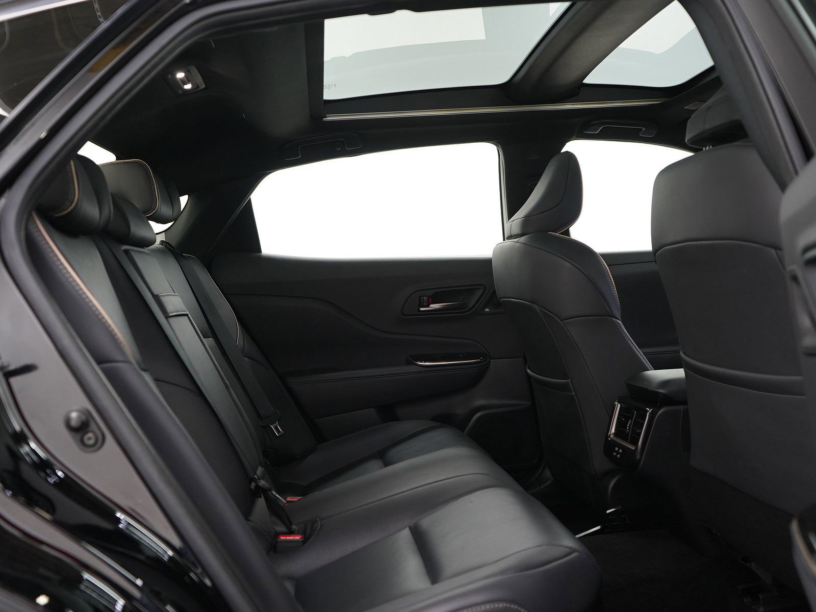 Used 2024 Toyota Crown Limited AWD/4WD image 9