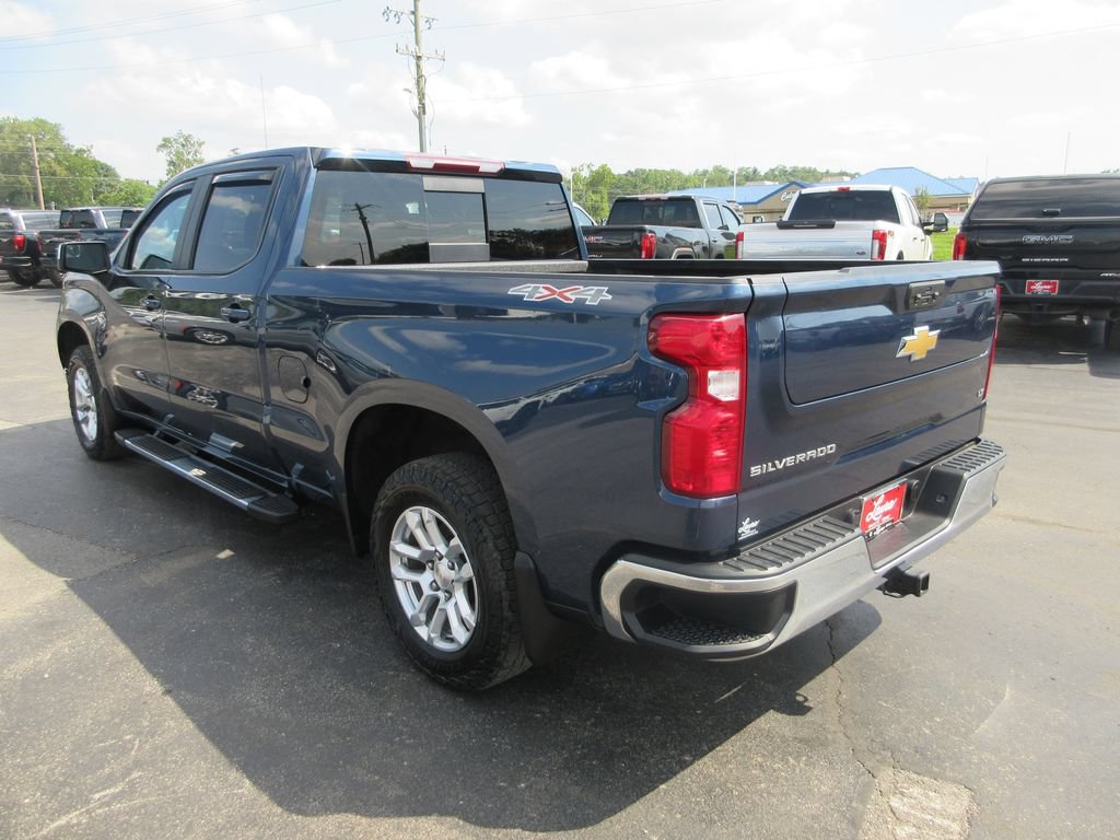 Certified 2022 Chevrolet Silverado 1500 LT w/ Leather Package AWD/4WD image 8