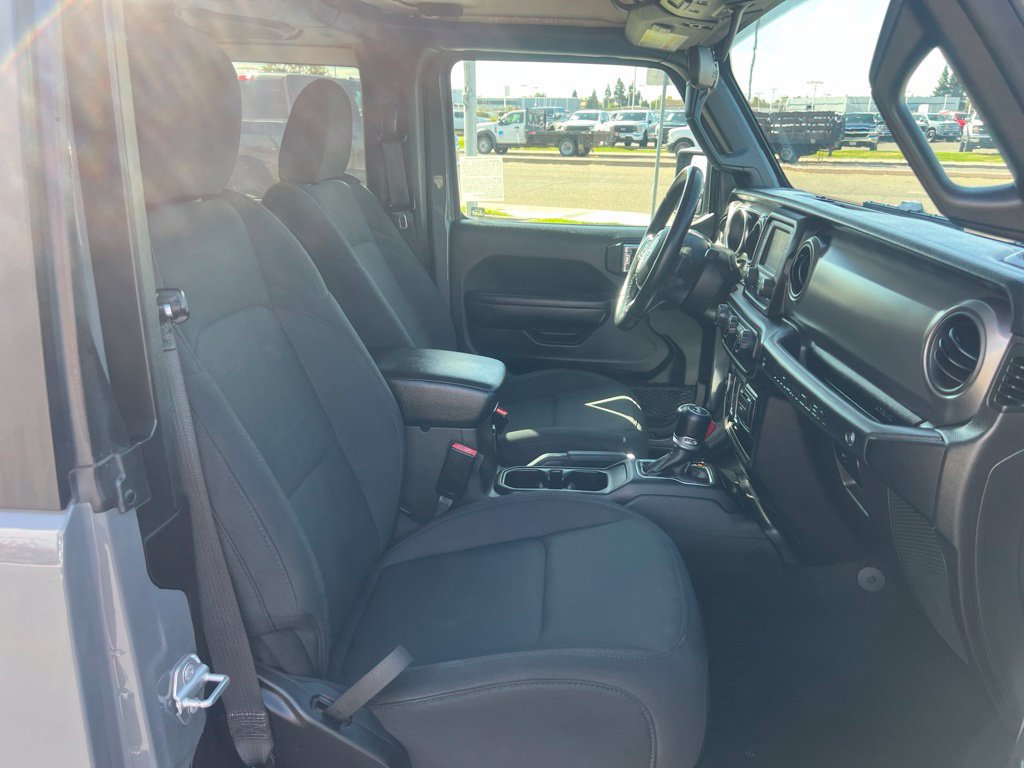 Used 2021 Jeep Wrangler Sport AWD/4WD image 17