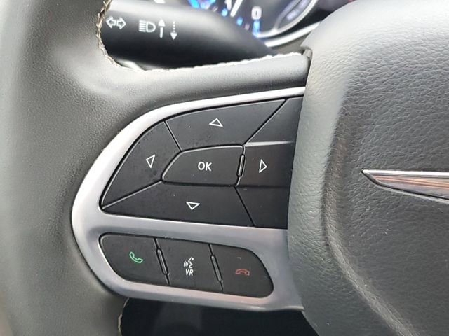 Used 2022 Chrysler Pacifica Touring-L AWD/4WD image 22