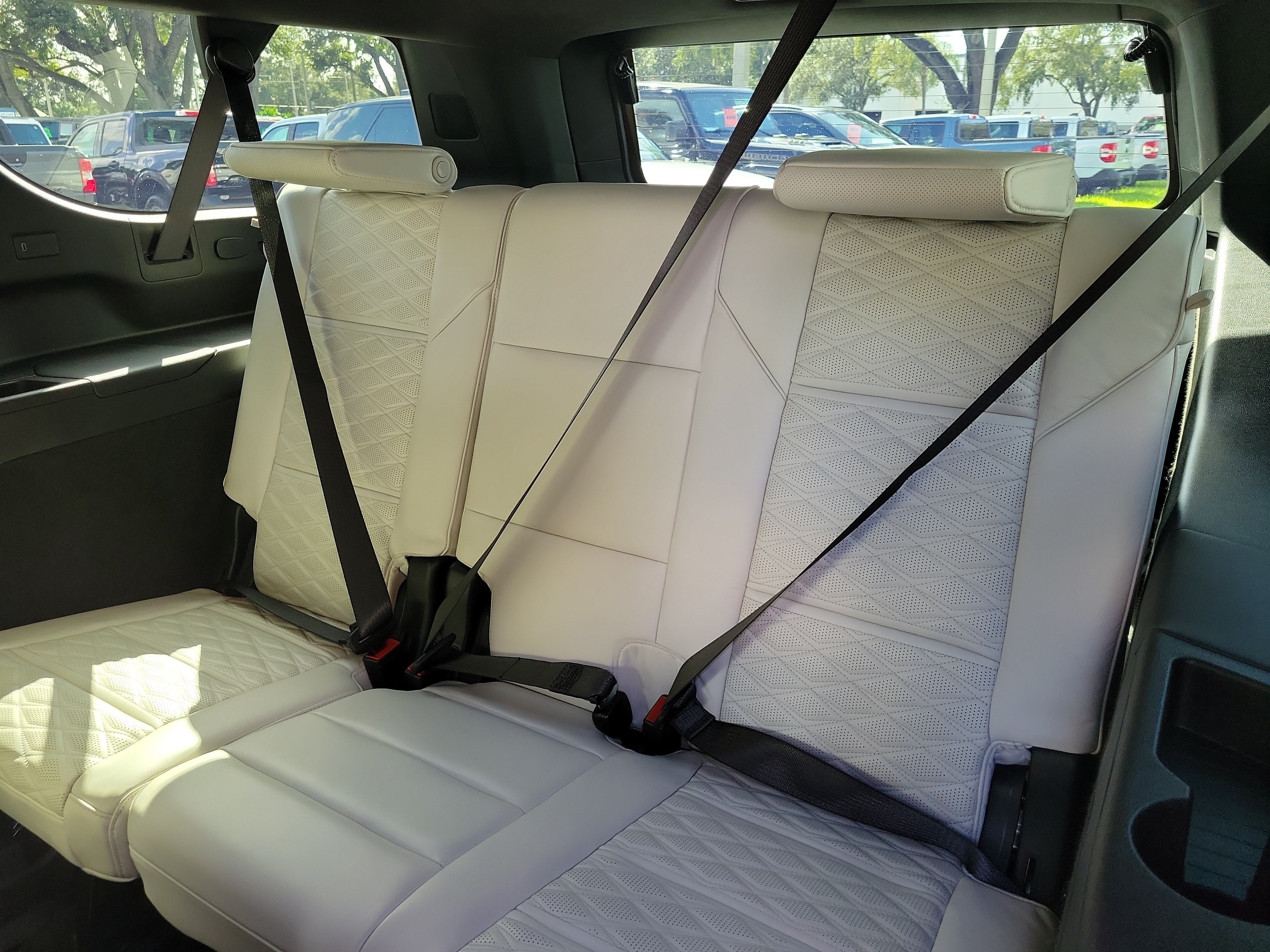Used 2025 Cadillac Escalade ESV V AWD/4WD image 10