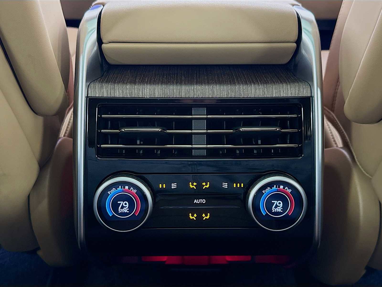 Certified 2025 Land Rover Range Rover Long Wheelbase SE image 45