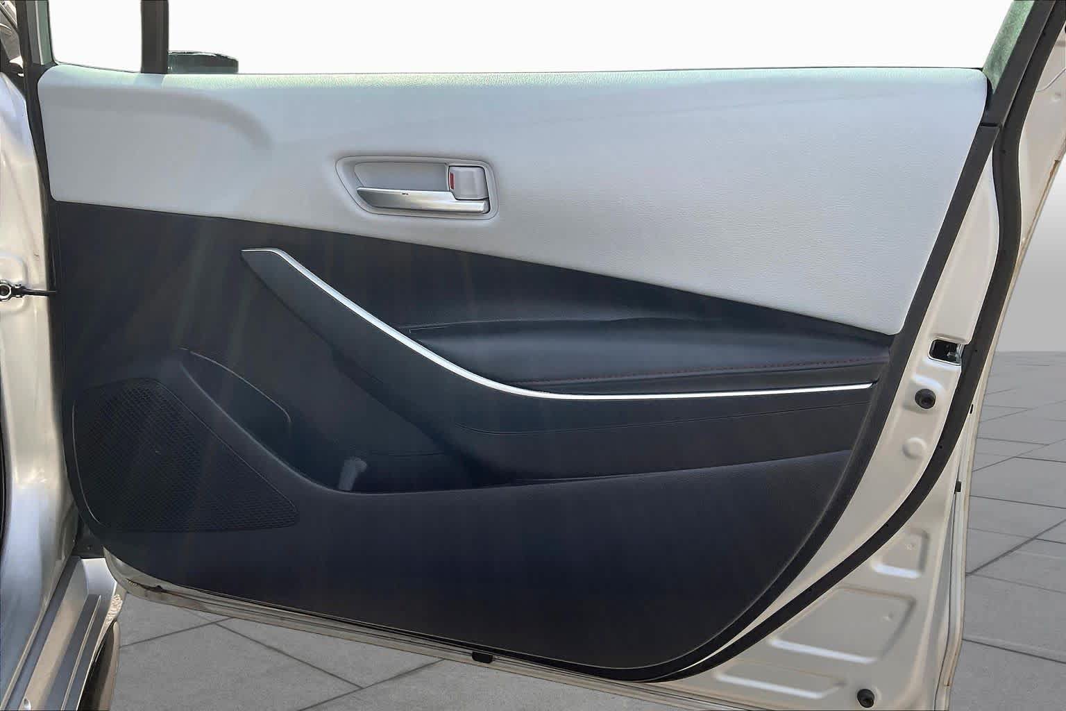 Used 2024 Toyota Corolla SE w/ SE Premium Package FWD image 20