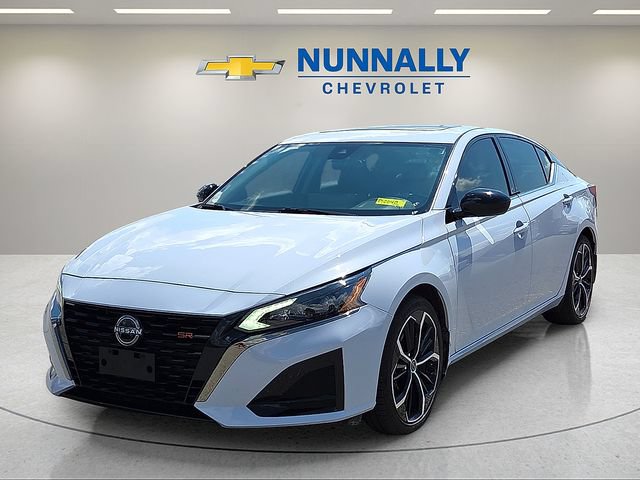Used 2024 Nissan Altima 2.5 SR w/ SR Premium Package FWD image 1